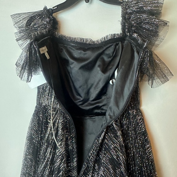 ❗️ $545 Monique Lhuillier Off Shoulder Cocktail Mini Dress Size 6 Silver Glitter - Picture 14 of 16